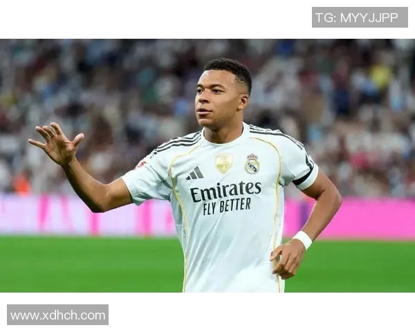 巴西足球明星加盟皇马的传奇故事与辉煌成就解析